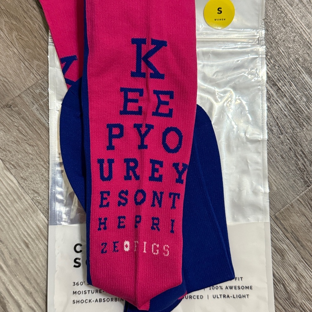 Figs keep your eyes on the prize compression socks small optometry ophthalmology